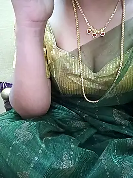 Snapshot of yourtamilcouple chatting on November 29, 4:21 pm yourtamilcouple online show from November 29, 4:21 pm