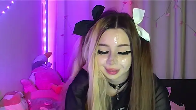 suemeow online show from March 2, 11:42 pm