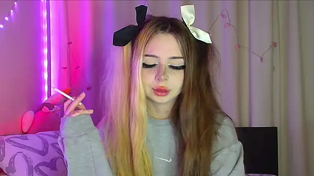 suemeow online show from March 14, 4:43 am