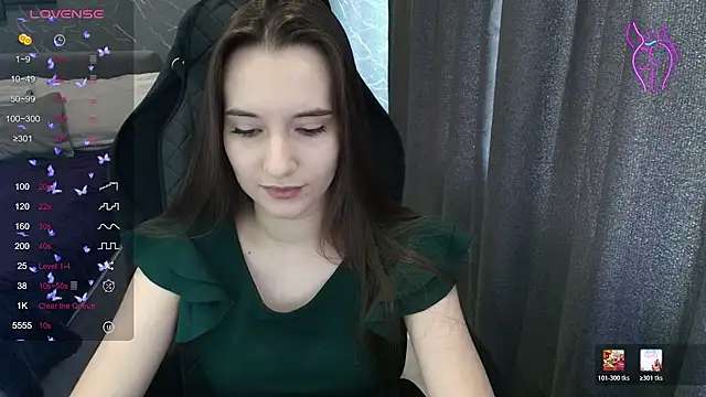 Alice Weiss online show from July 25, 8:45 am
