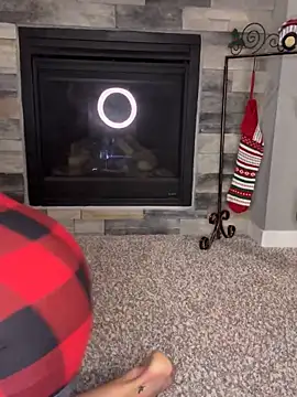 Snapshot of Naughty_pussy2cum chatting on December 15, 9:35 am Naughty pussy2cum online show from December 15, 9:35 am