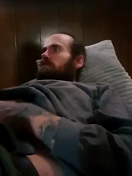 Snapshot of RobStrokes215 chatting on February 17, 9:52 pm RobStrokes215 online show from February 17, 9:52 pm