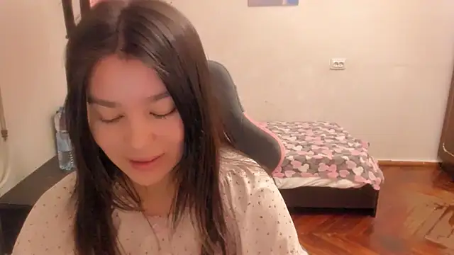 Snapshot of LunaXmii chatting on March 16, 1:17 am LunaXmii online show from March 16, 1:17 am