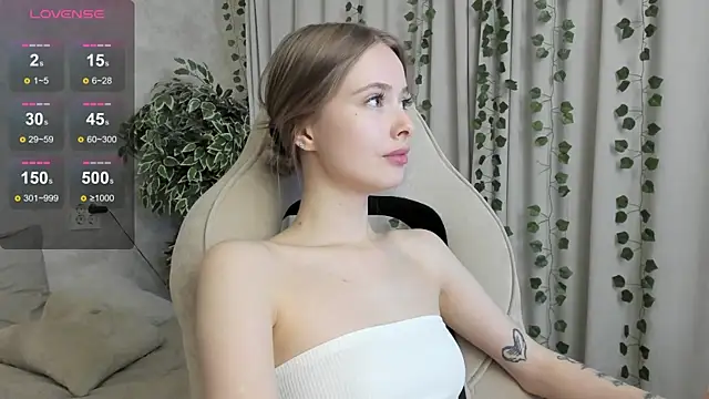 Snapshot of mell_milles chatting on November 6, 3:02 pm mell milles online show from November 6, 3:02 pm