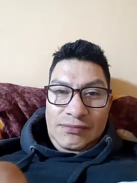 Snapshot of gioarcangel chatting on February 7, 3:45 am gioarcangel online show from February 7, 3:45 am