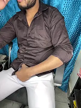 Snapshot of sexyboy09 chatting on December 17, 11:39 am sexyboy09 online show from December 17, 11:39 am