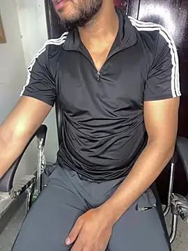 Snapshot of sexyboy09 chatting on December 17, 6:31 pm sexyboy09 online show from December 17, 6:31 pm