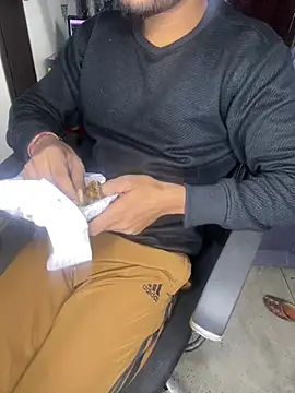 Snapshot of sexyboy09 chatting on December 19, 4:02 pm sexyboy09 online show from December 19, 4:02 pm