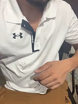 Snapshot of sexyboy09 chatting on September 13, 5:02 pm sexyboy09 online show from September 13, 5:02 pm