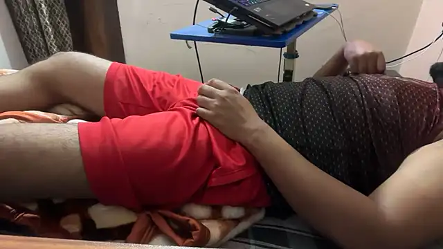 Snapshot of sexyboy09 chatting on October 22, 6:24 am sexyboy09 online show from October 22, 6:24 am