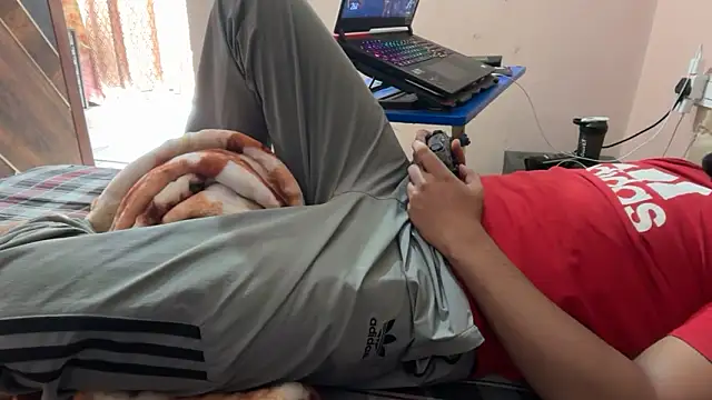 Snapshot of sexyboy09 chatting on October 27, 9:35 am sexyboy09 online show from October 27, 9:35 am