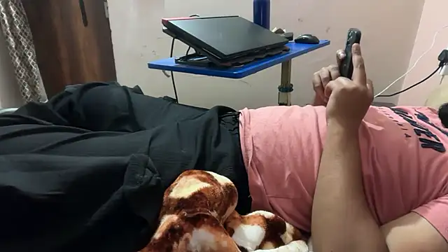 Snapshot of sexyboy09 chatting on October 31, 5:25 pm sexyboy09 online show from October 31, 5:25 pm