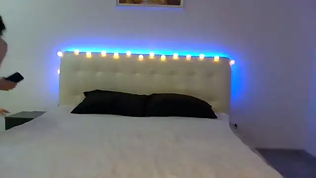 Snapshot of Frank07021 chatting on December 7, 10:28 pm Frank07021 online show from December 7, 10:28 pm