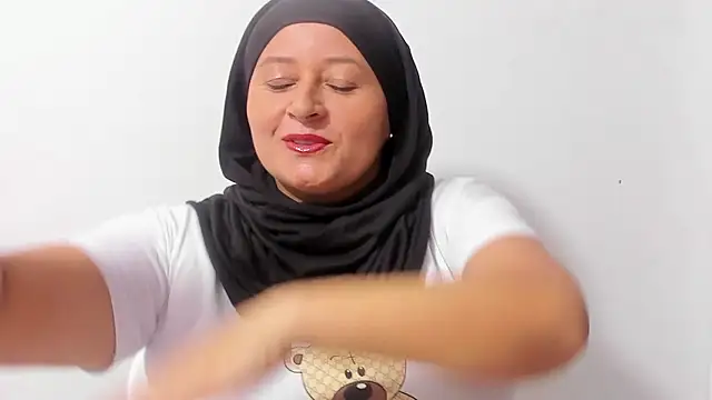 azahara musli online show from January 8, 10:12 pm