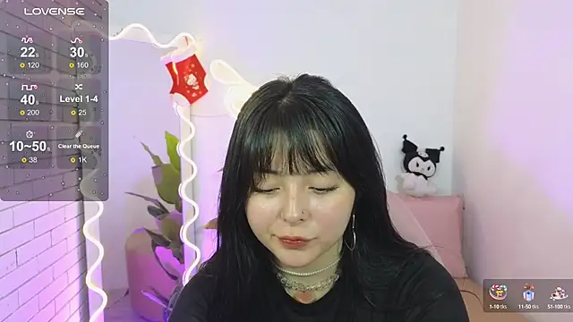 Snapshot of hina_tay chatting on December 22, 4:17 am hina tay online show from December 22, 4:17 am