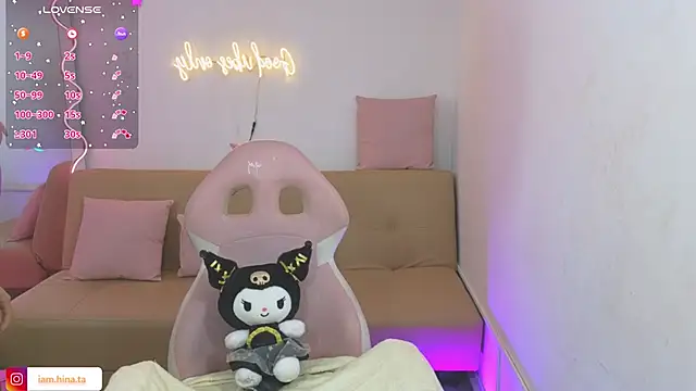 Snapshot of hina_tay chatting on February 8, 1:33 pm hina tay online show from February 8, 1:33 pm