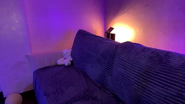 Snapshot of __2sya__ chatting on December 1, 1:05 pm 2sya online show from December 1, 1:05 pm