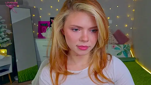 Red  Candy online show from December 17, 12:44 pm