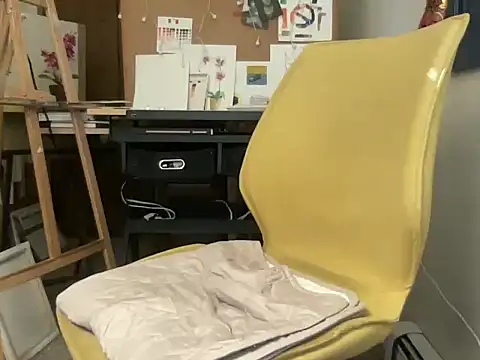 Snapshot of naughtyonbicycle chatting on September 18, 1:46 pm naughtyonbicycle online show from September 18, 1:46 pm