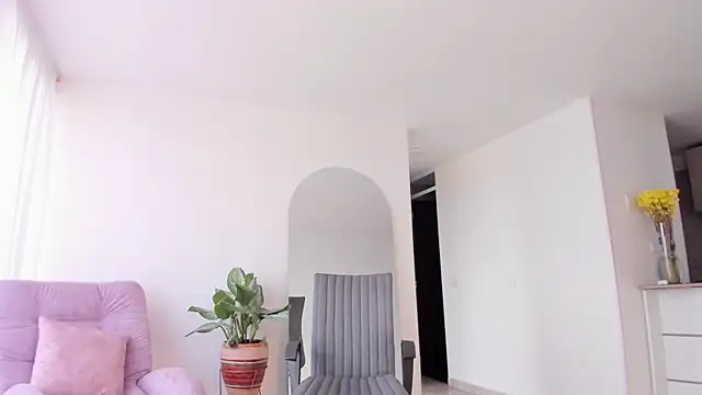 Snapshot of vianca_cruzz chatting on January 20, 8:07 pm vianca cruzz online show from January 20, 8:07 pm