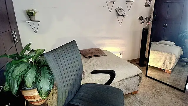 mariana cruzz online show from July 27, 4:25 pm