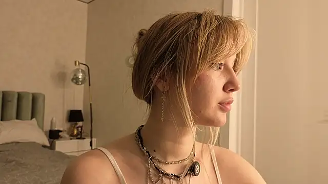 bonnyfloweer online show from May 17, 6:37 pm