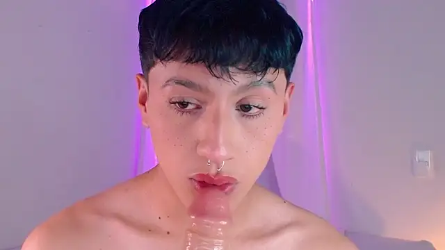 Snapshot of dilan_sp chatting on January 9, 3:04 am dilan sp online show from January 9, 3:04 am