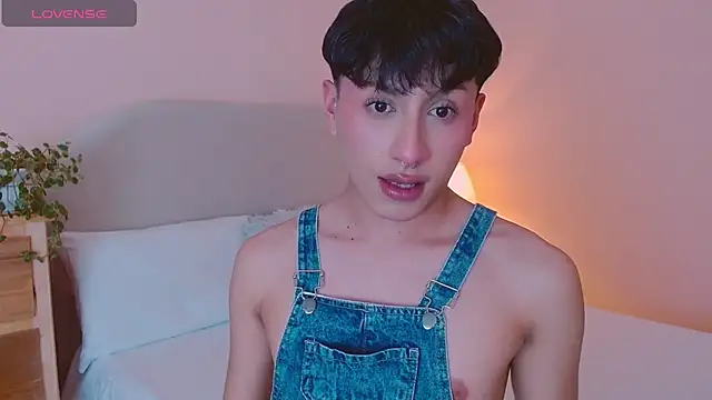 Snapshot of dilan_sp chatting on September 15, 9:48 pm dilan sp online show from September 15, 9:48 pm