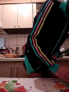 Snapshot of vulpe8400 chatting on February 22, 6:06 am vulpe8400 online show from February 22, 6:06 am