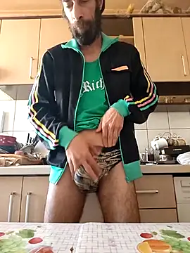 Snapshot of vulpe8400 chatting on March 8, 8:22 am vulpe8400 online show from March 8, 8:22 am