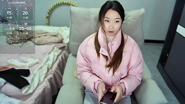 Feifei-cn online show from March 7, 1:18 pm