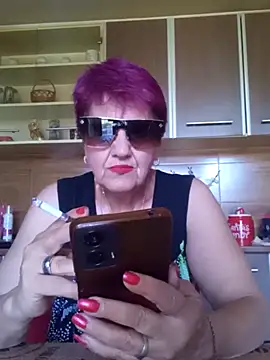 Ely Elenita online show from June 6, 7:35 am