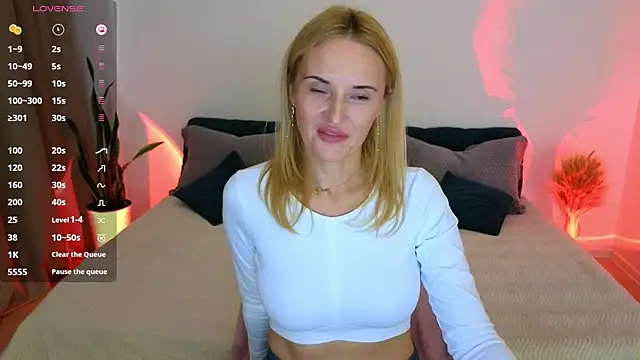 Snapshot of AlisssaRose chatting on October 22, 8:41 pm AlisssaRose online show from October 22, 8:41 pm