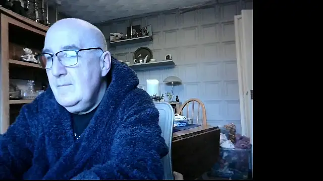 Snapshot of Adamdaddybear chatting on January 7, 8:34 am Adamdaddybear online show from January 7, 8:34 am