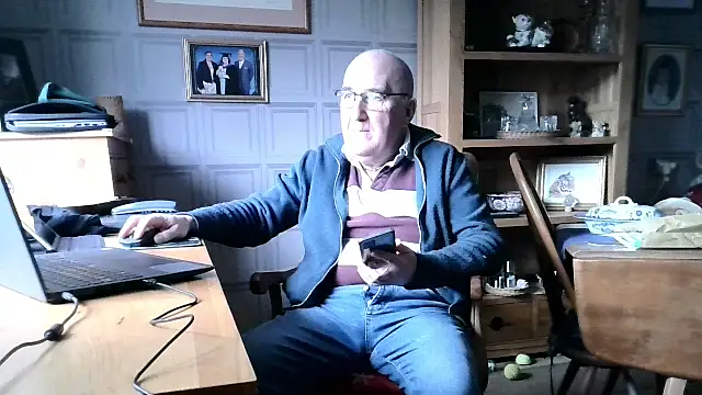 Snapshot of Adamdaddybear chatting on February 1, 12:16 pm Adamdaddybear online show from February 1, 12:16 pm