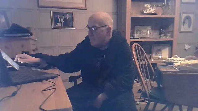 Snapshot of Adamdaddybear chatting on February 1, 9:51 pm Adamdaddybear online show from February 1, 9:51 pm