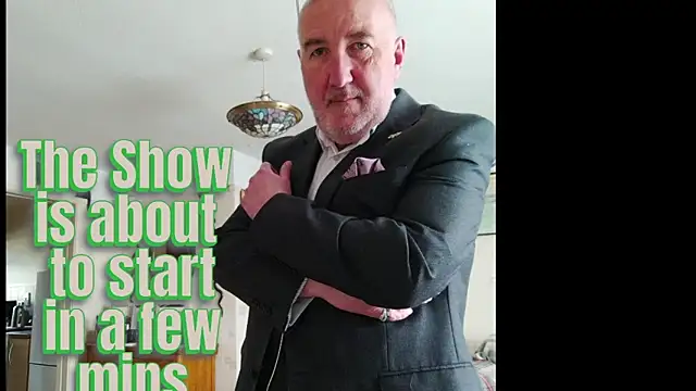 Snapshot of Adamdaddybear chatting on October 18, 1:23 pm Adamdaddybear online show from October 18, 1:23 pm