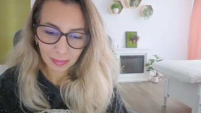 SukyGirl online show from September 24, 6:50 am