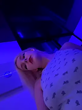 Snapshot of XMelissaX chatting on December 3, 7:56 pm XMelissaX online show from December 3, 7:56 pm