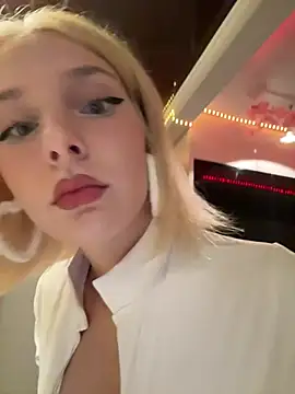 XMelissaX online show from July 8, 8:24 pm