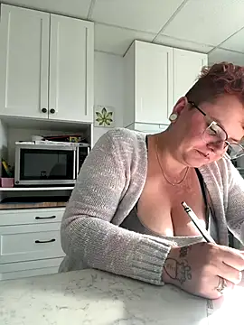 Sweetleeahxx online show from September 22, 1:24 pm