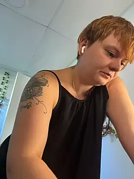 Sweetleeahxx online show from July 5, 1:07 pm