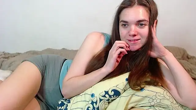 Snapshot of SallyMkn chatting on November 22, 1:43 pm SallyMkn online show from November 22, 1:43 pm