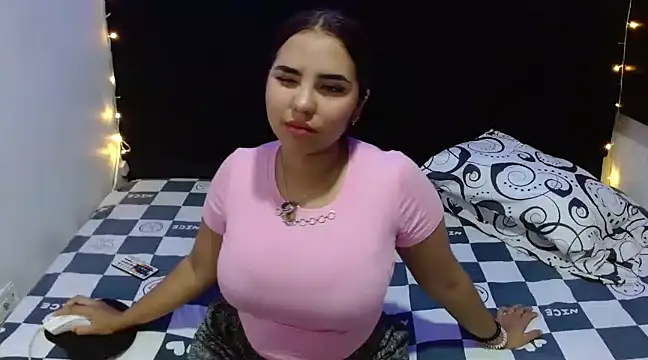 Snapshot of Miapeyton chatting on January 13, 3:26 pm Miapeyton online show from January 13, 3:26 pm