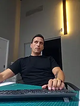 Lucas   81 online show from October 21, 6:30 pm