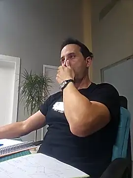 Lucas   81 online show from November 10, 7:24 pm