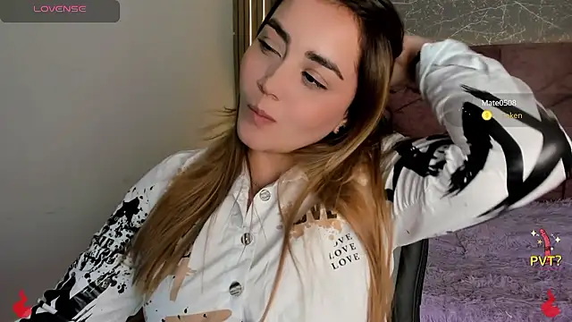 Snapshot of Lucia_star__ chatting on December 5, 7:17 pm Lucia star online show from December 5, 7:17 pm