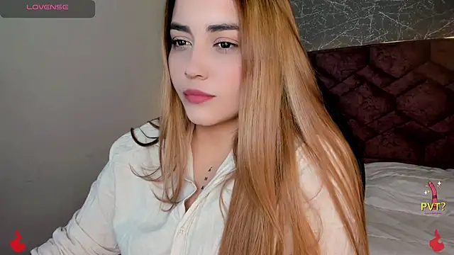 Snapshot of Lucia_star__ chatting on December 12, 6:42 pm Lucia star online show from December 12, 6:42 pm