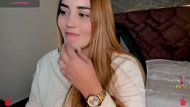 Snapshot of Lucia_star__ chatting on December 12, 10:20 pm Lucia star online show from December 12, 10:20 pm