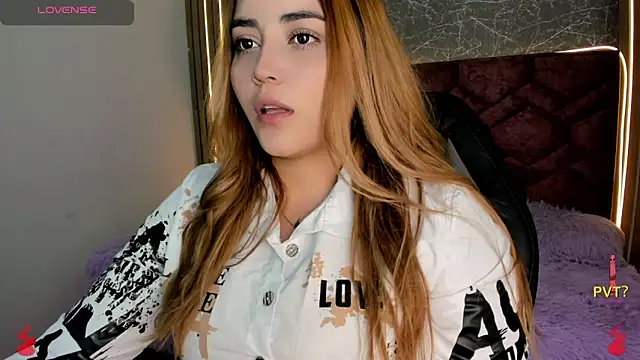 Snapshot of Lucia_star__ chatting on December 19, 7:18 pm Lucia star online show from December 19, 7:18 pm